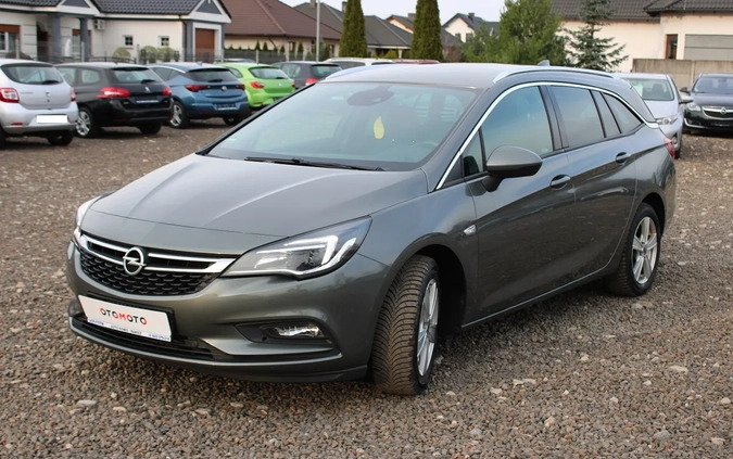 Opel Astra cena 42800 przebieg: 122000, rok produkcji 2016 z Oświęcim małe 781